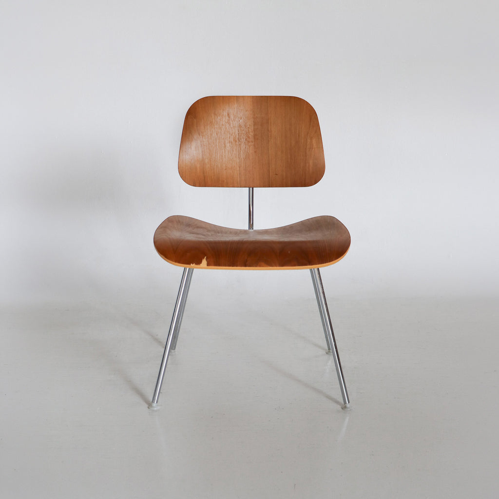 DCM Chair by Charles & Ray Eames for Herman Miller, plywood, mid century modern, bauhaus