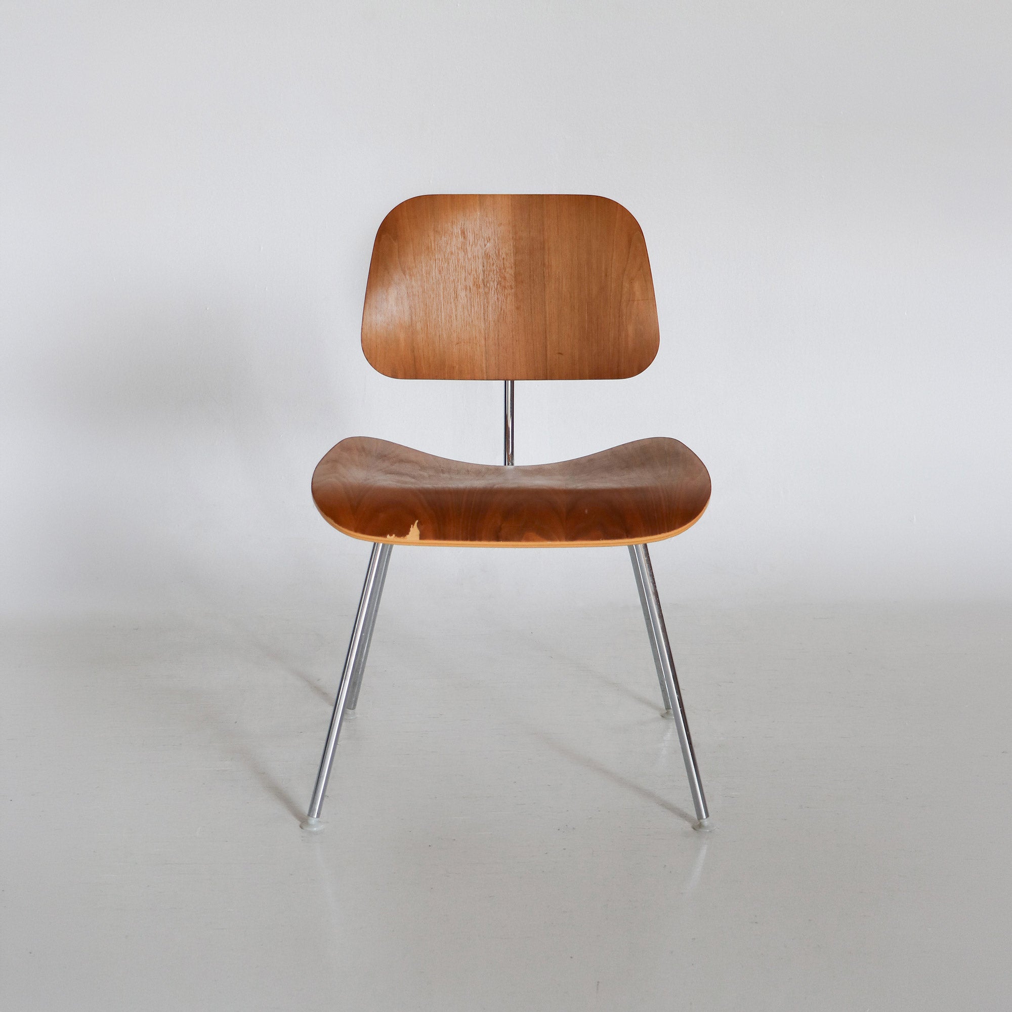 DCM Chair by Charles & Ray Eames for Herman Miller, plywood, mid century modern, bauhaus