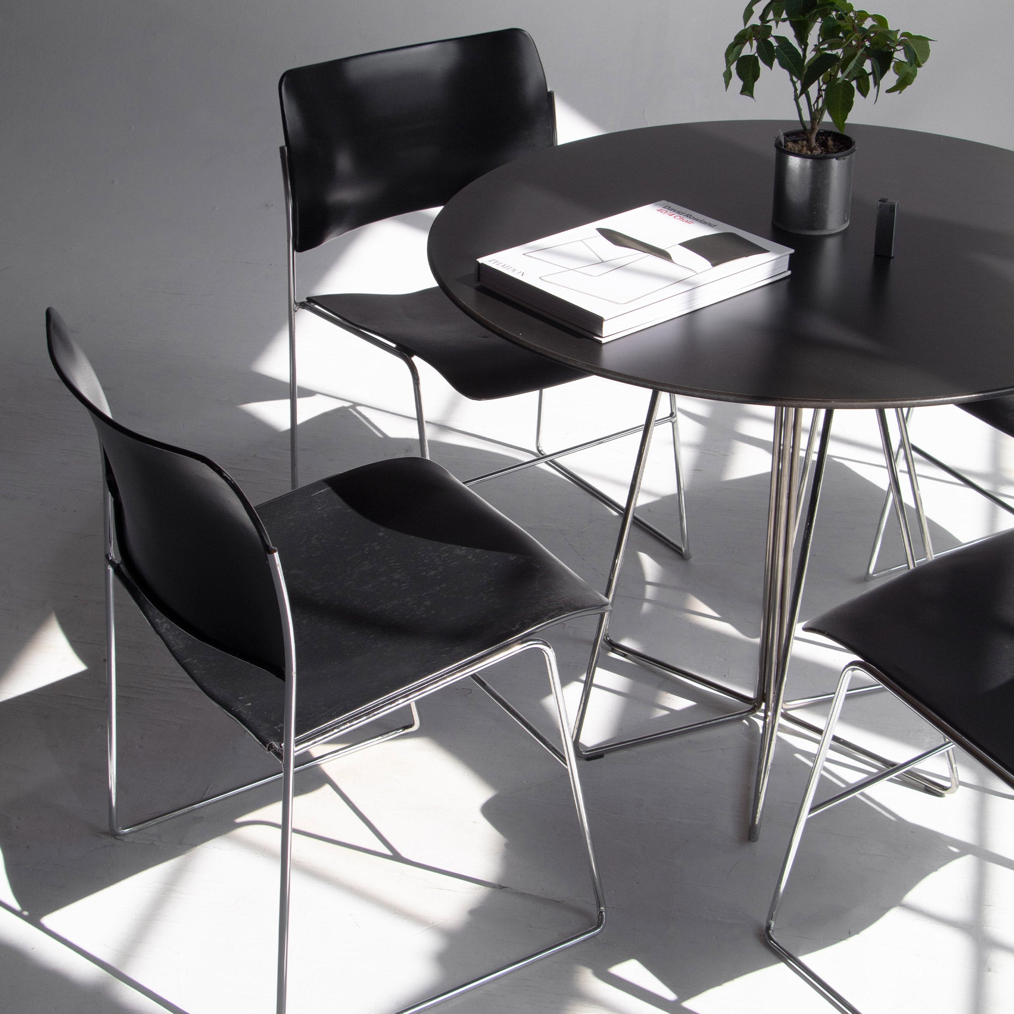 dining table paperclip by vignelli studio for knoll - chrome and black