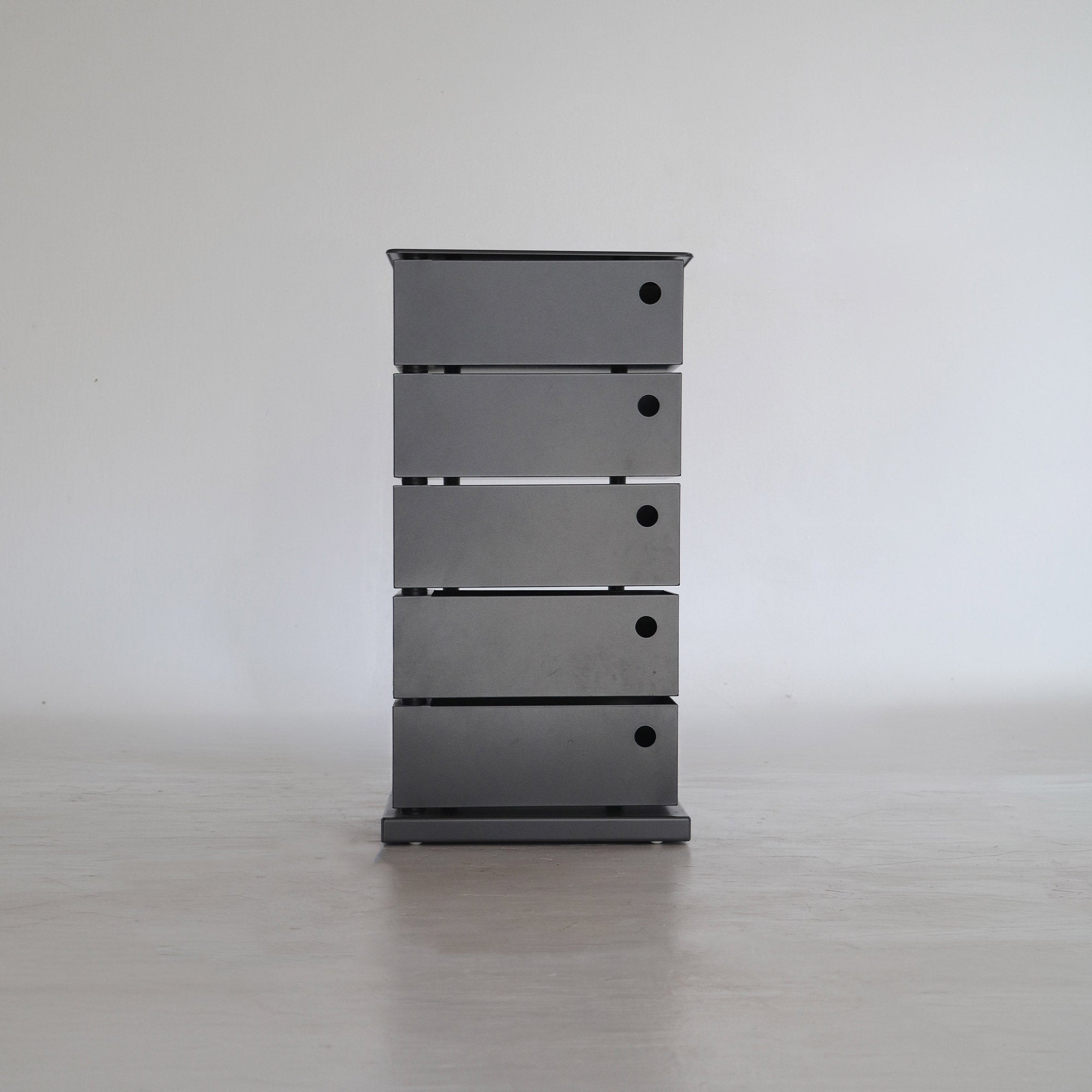Metal drawer tower by dottus