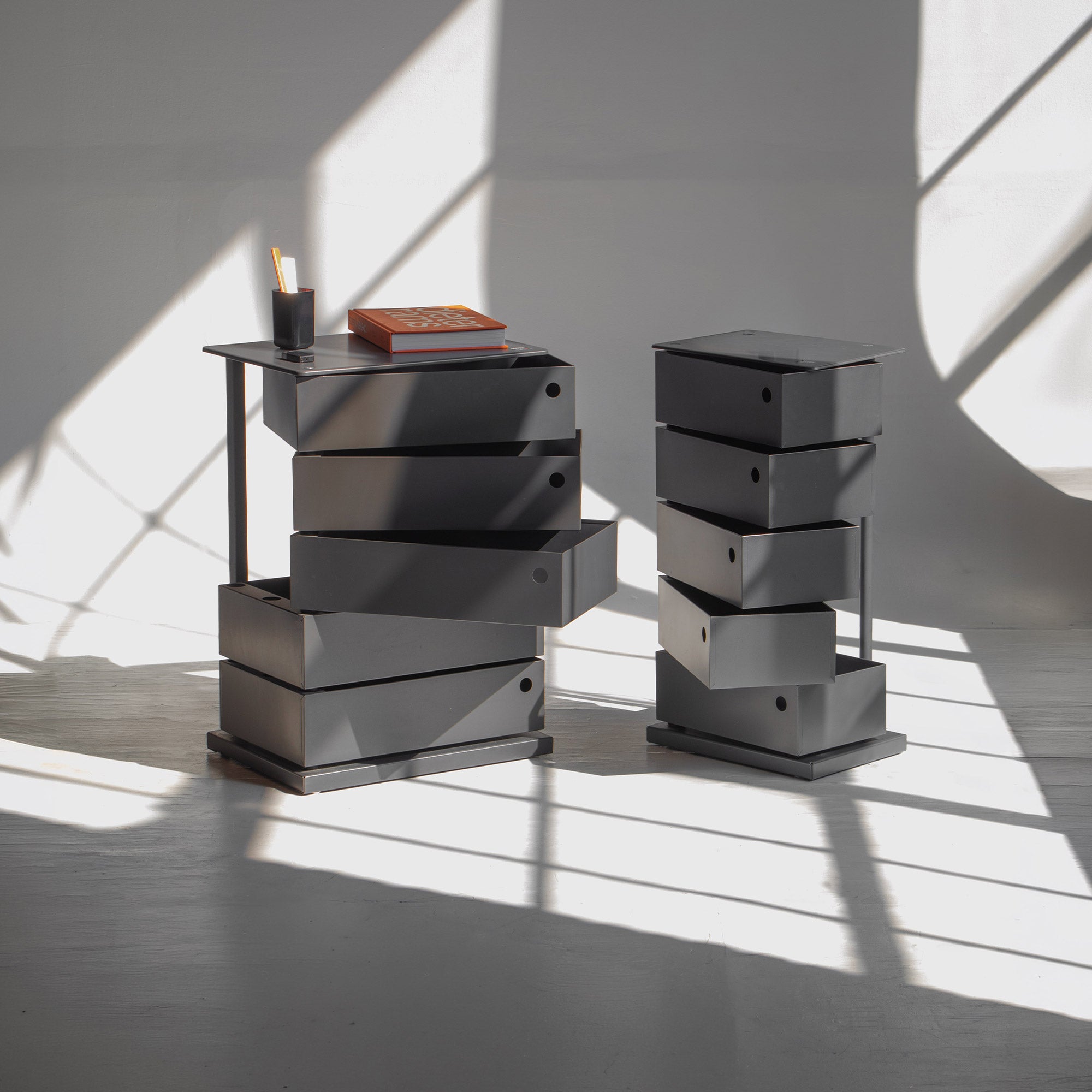 Metal drawer tower by dottus
