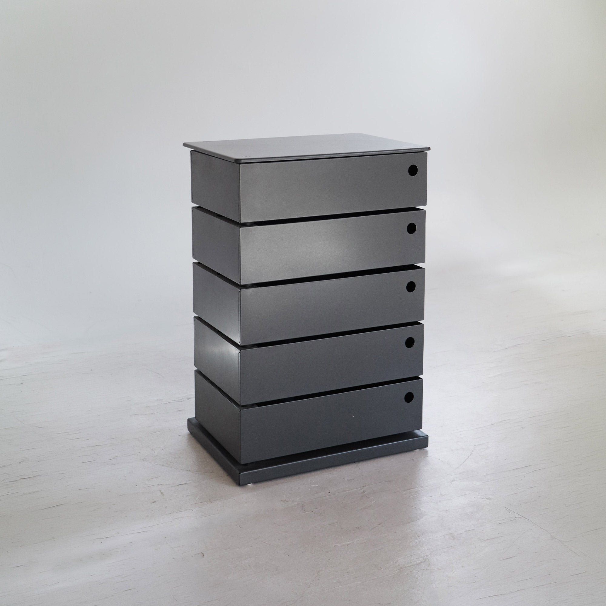 Metal drawer tower by dottus