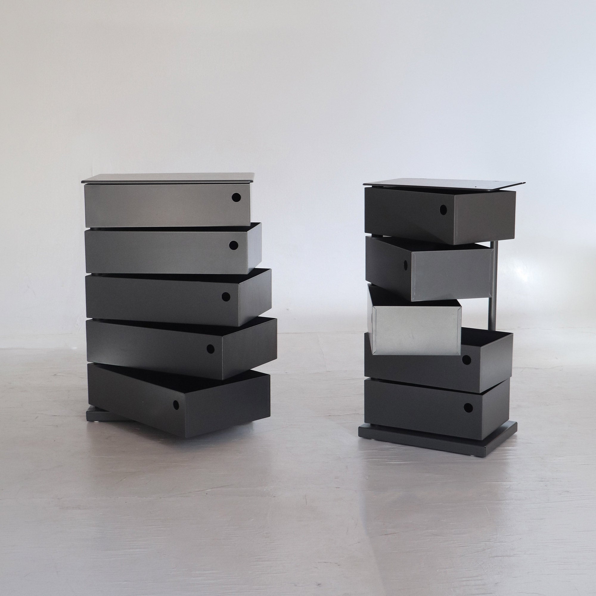 Metal drawer tower by dottus
