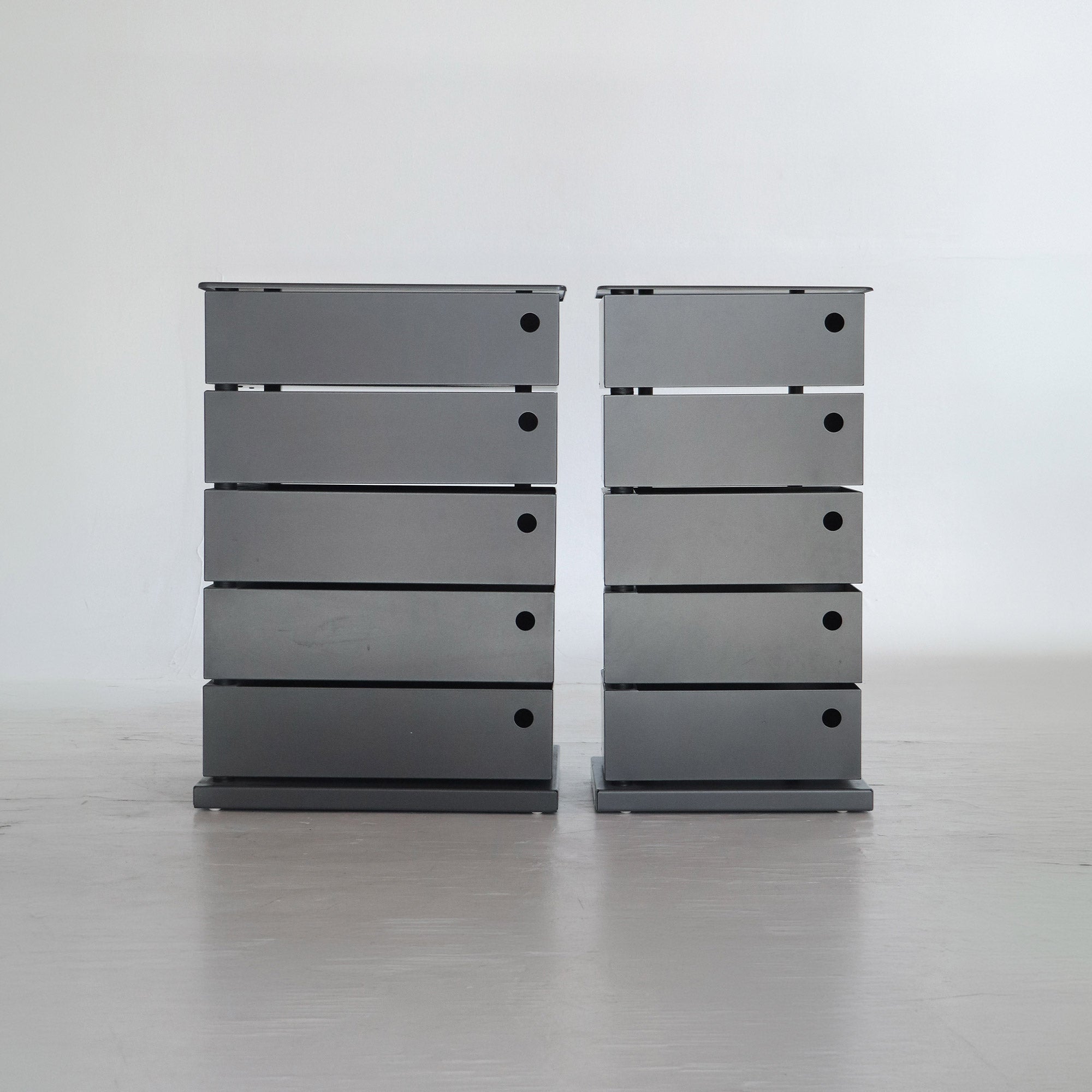Metal drawer tower by dottus