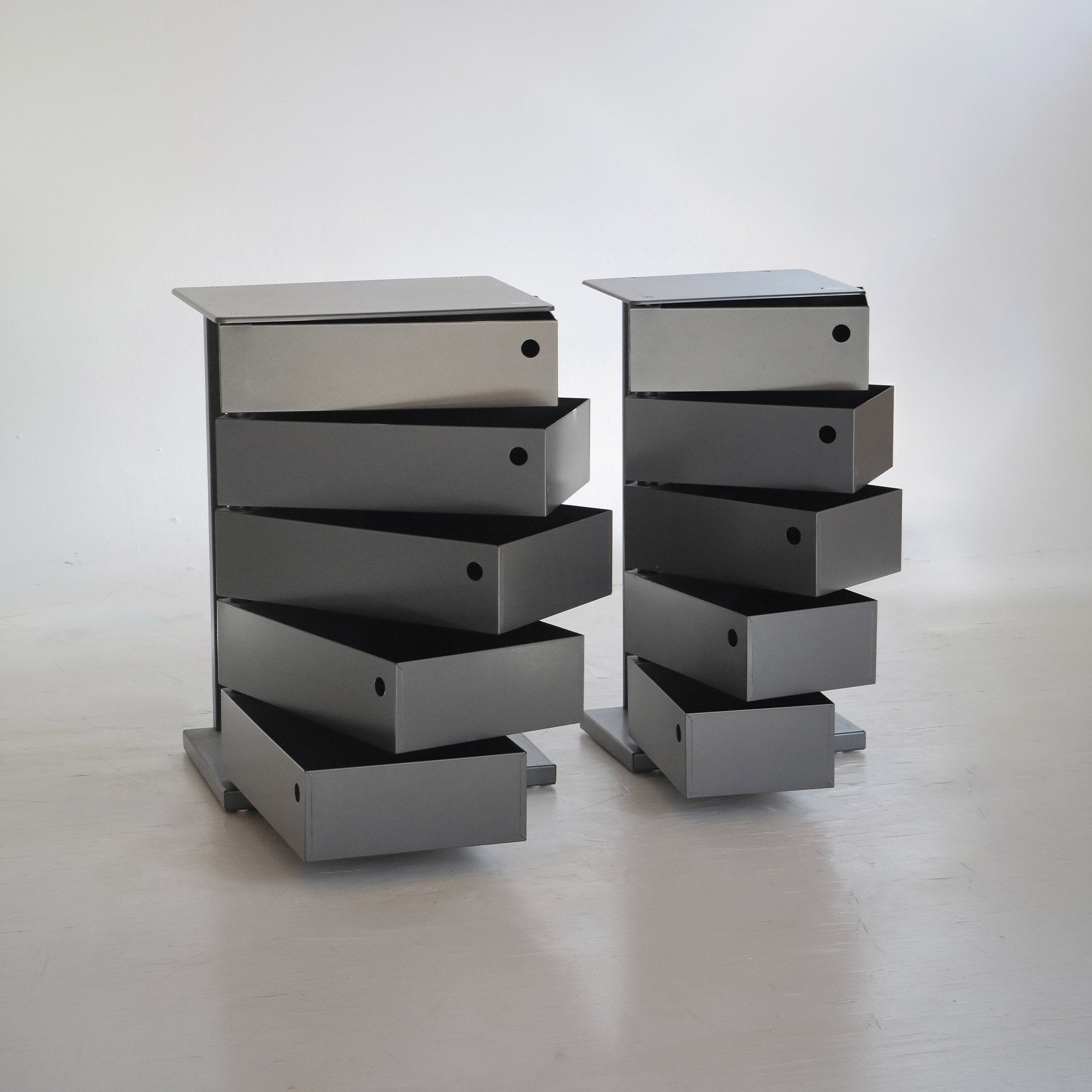Metal drawer tower by dottus