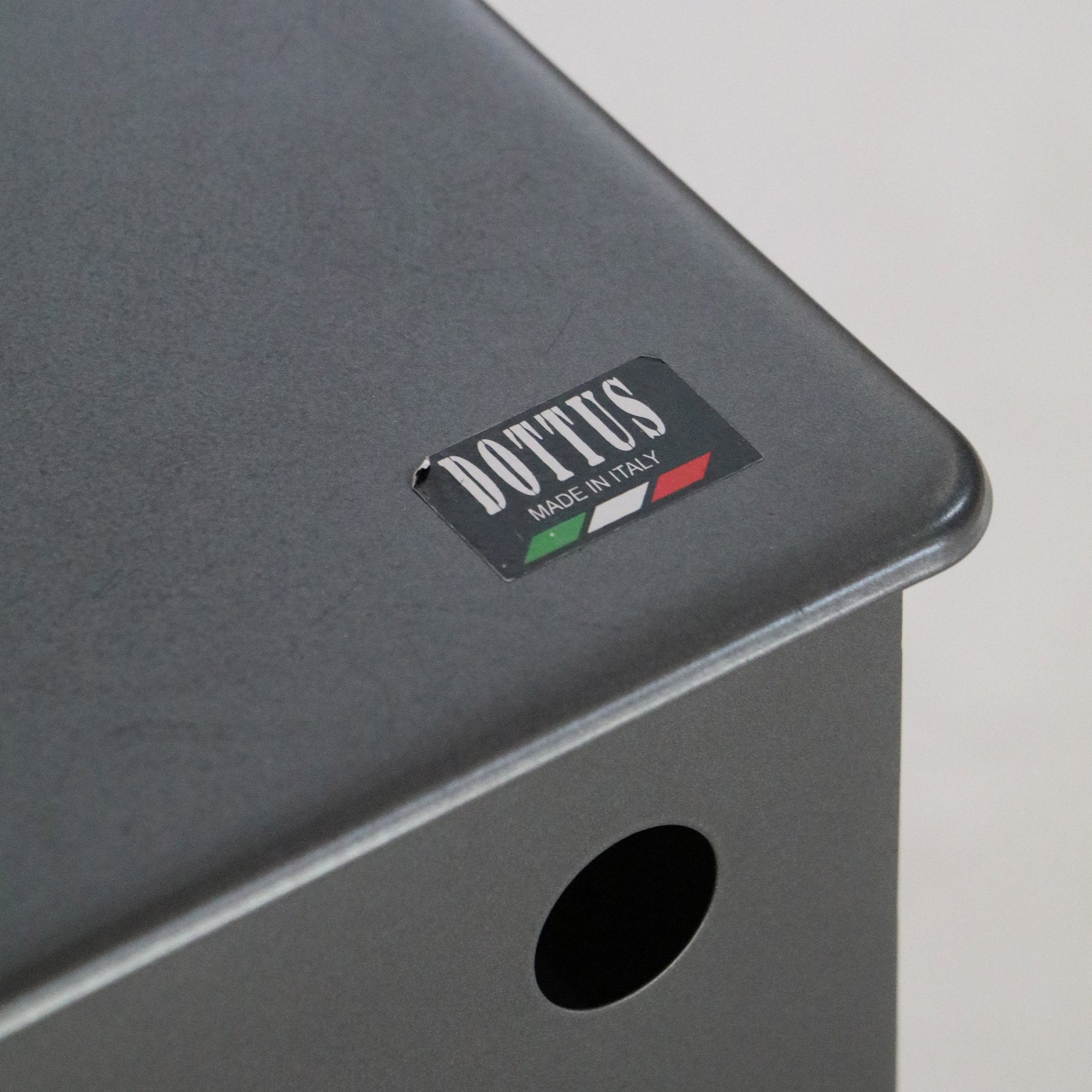 Metal drawer tower by dottus