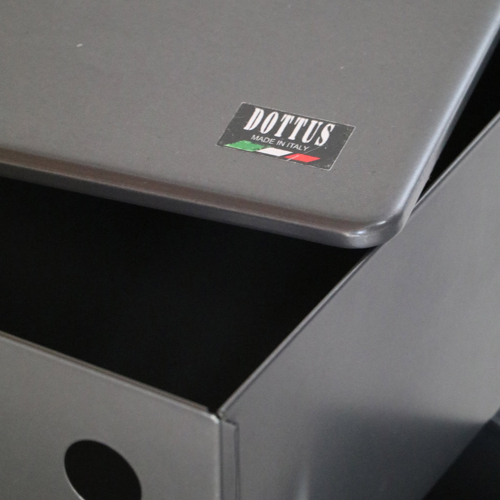 Metal drawer tower by dottus