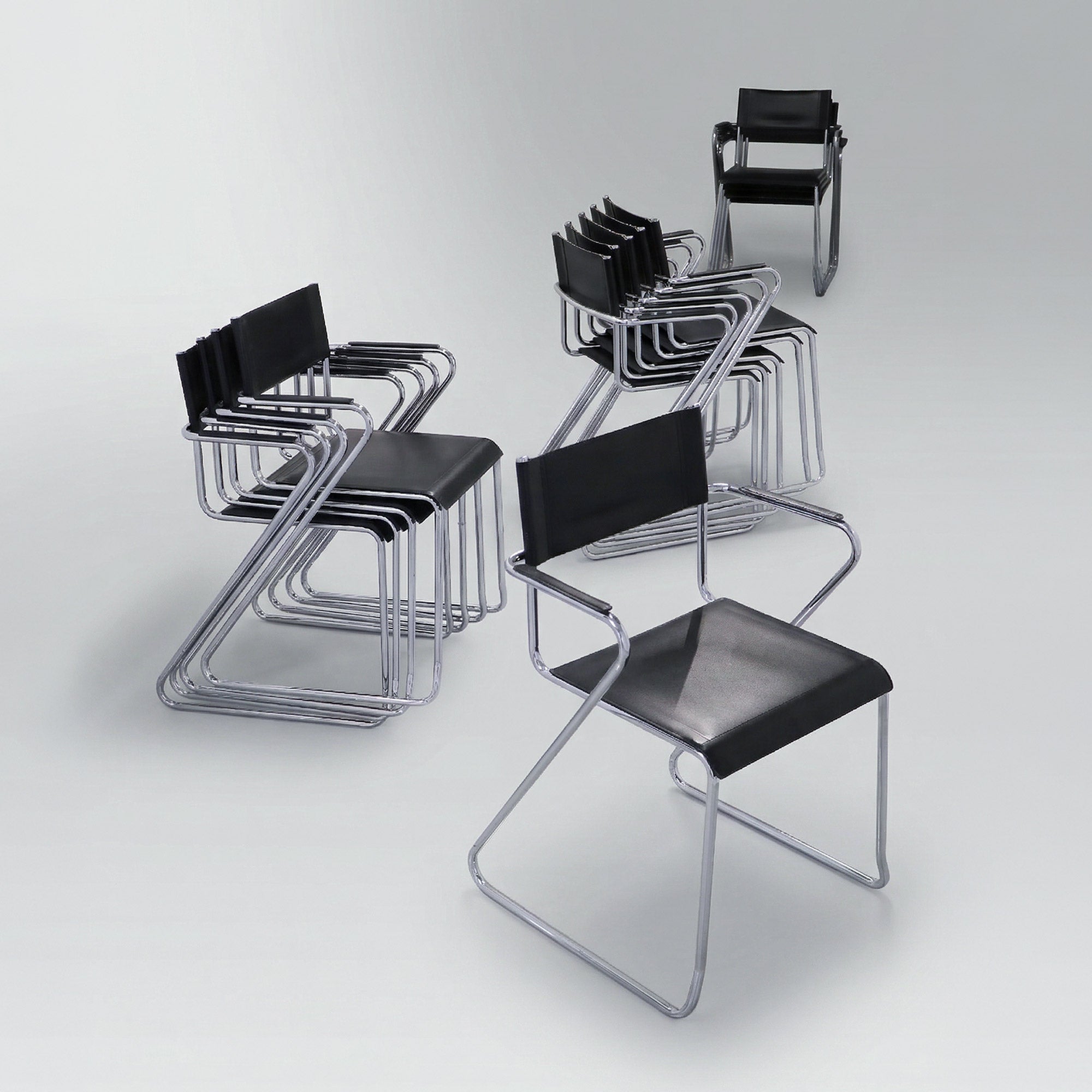 Armchair Lisa Made in Italia - Bauhaus style - leather and aluminum