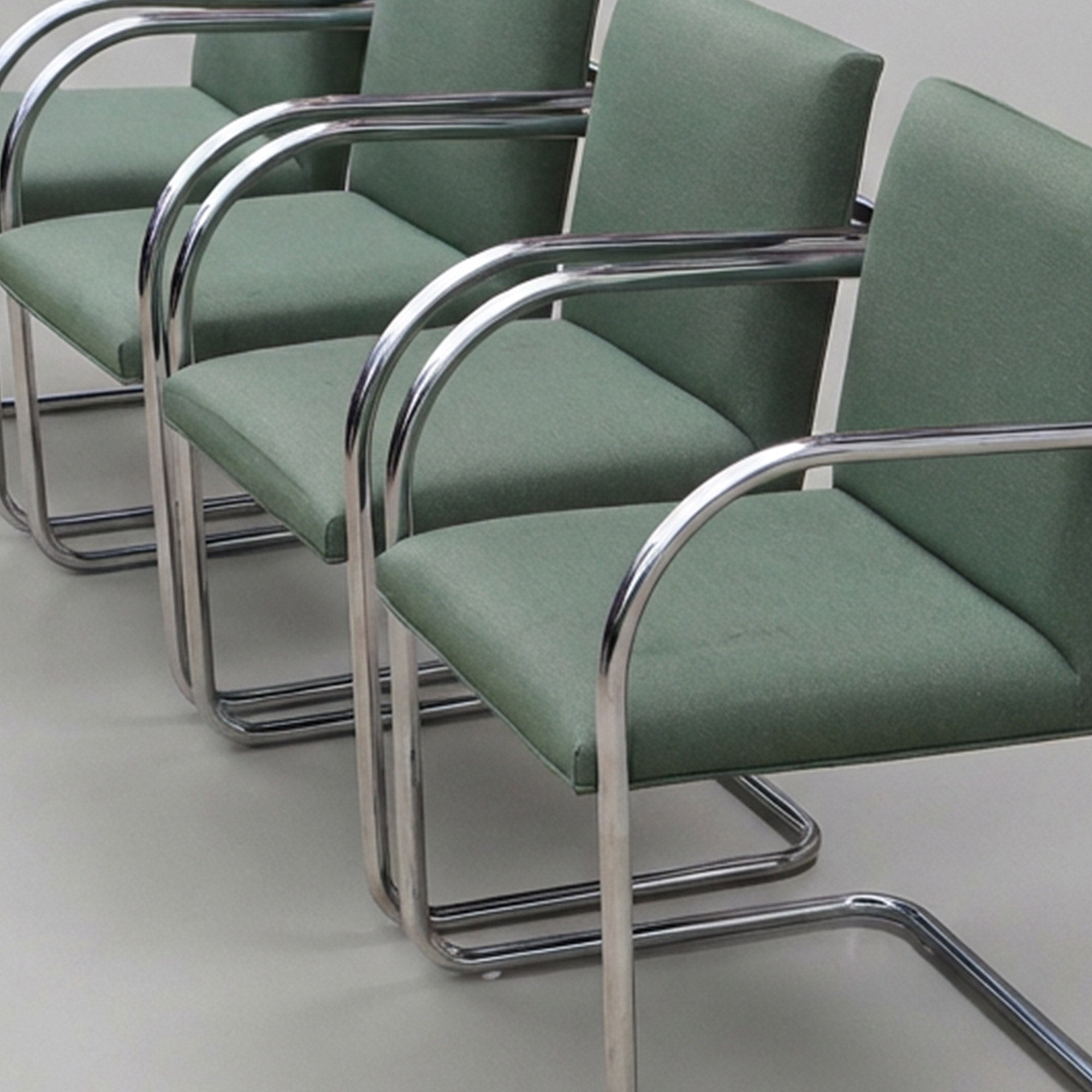 Armchair BRNO by Ludwig Mies Van De Rohe for Gordon International - Kaki Green fabric and aluminum base